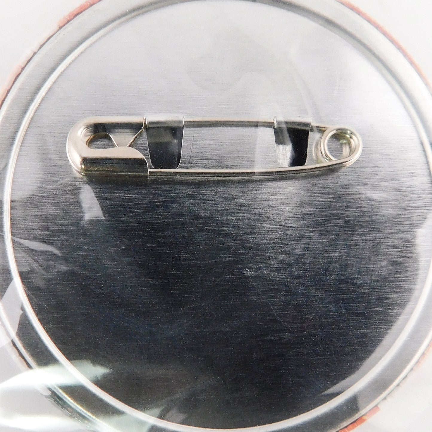 Ultraman Festival Metal Button with Swinging Acrylic Charm (Ultraman Rosso)