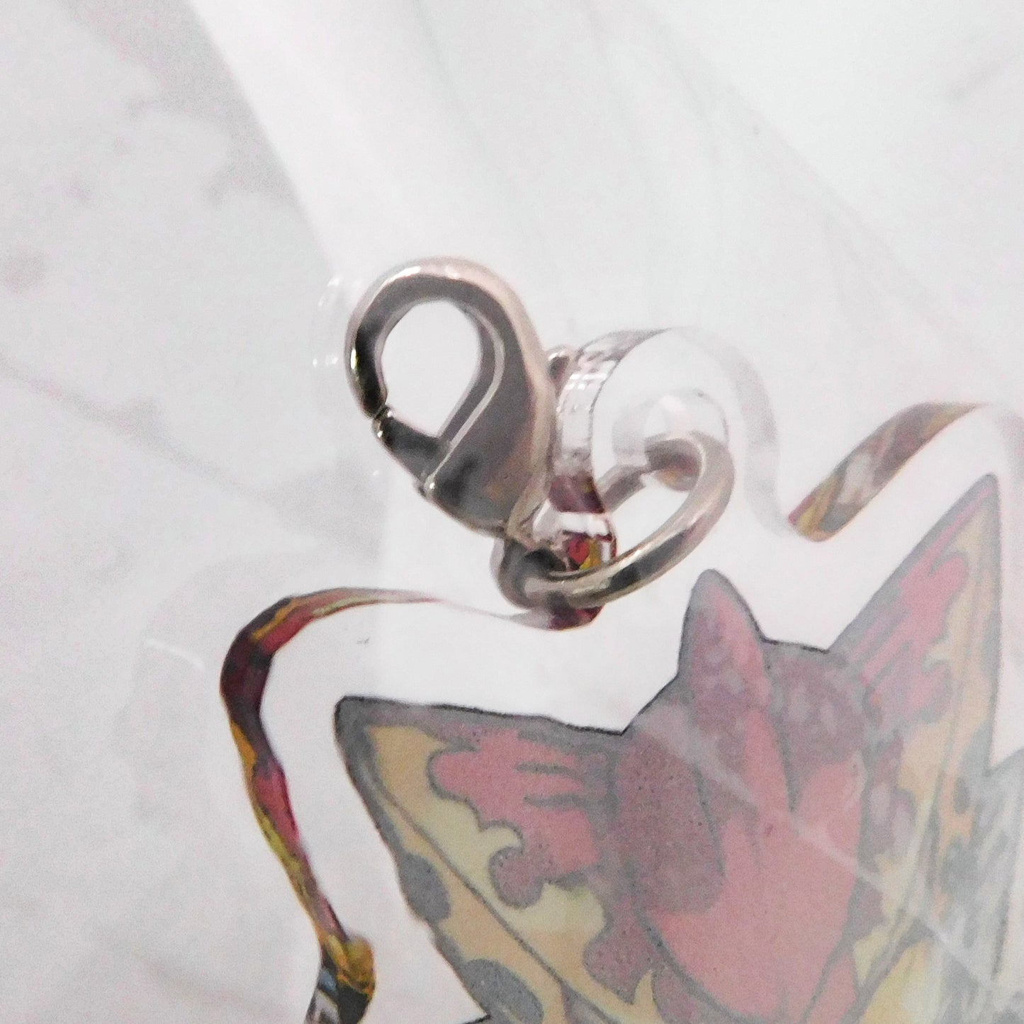 Ultraman Festival Metal Button with Swinging Acrylic Charm (Ultraman Rosso)