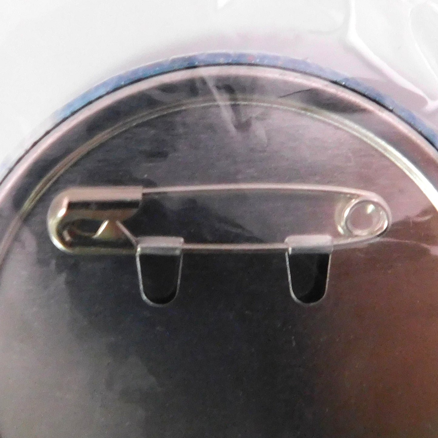 Ultraman Festival Metal Button with Hanging Acrylic Charm (Ultraman Zero)